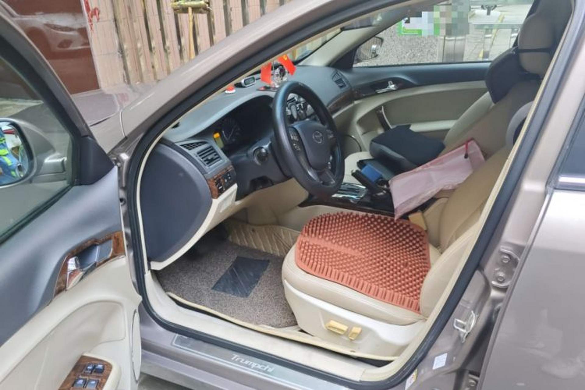 Used GAC Trumpchi GA5 2011 2.0L Automatic Elite Edition Driver Seat