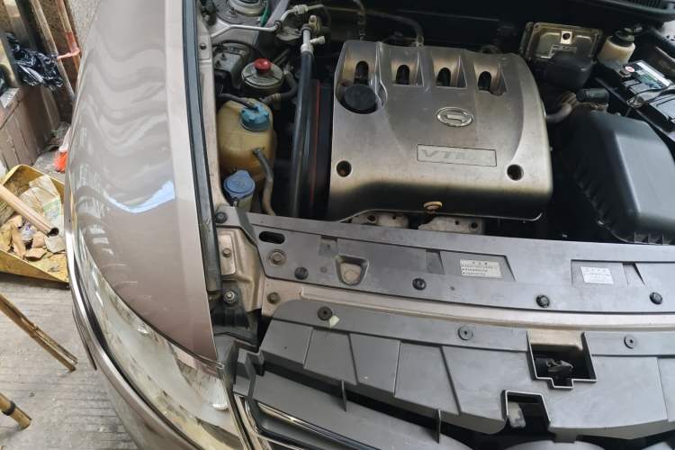 Used GAC Trumpchi GA5 2011 2.0L Automatic Elite Edition Engine Bay Right