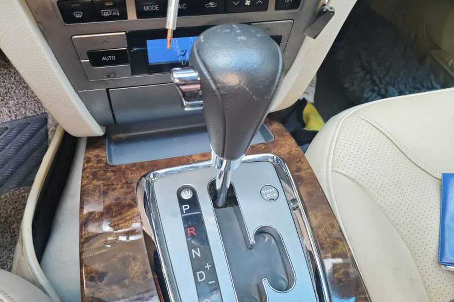 Used GAC Trumpchi GA5 2011 2.0L Automatic Elite Edition Gear Lever