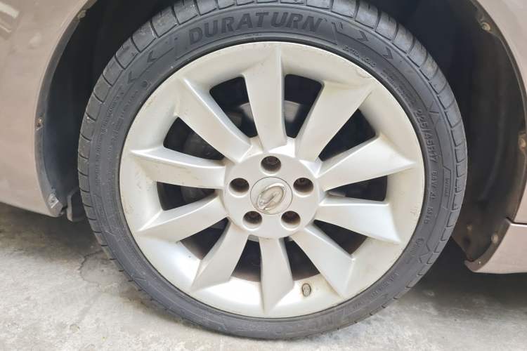 Used GAC Trumpchi GA5 2011 2.0L Automatic Elite Edition Right Front Wheel Hub