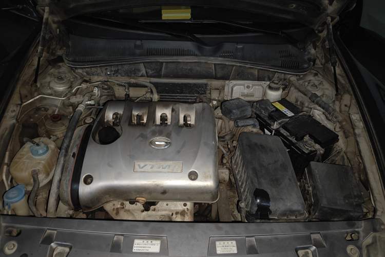 Used GAC Trumpchi GA5 2011 2.0L Automatic Elite Edition Engine Bay