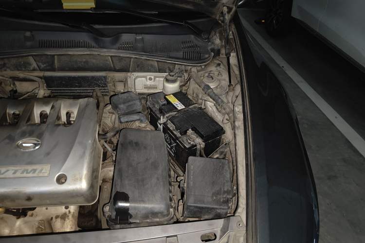 Used GAC Trumpchi GA5 2011 2.0L Automatic Elite Edition Engine Bay Left