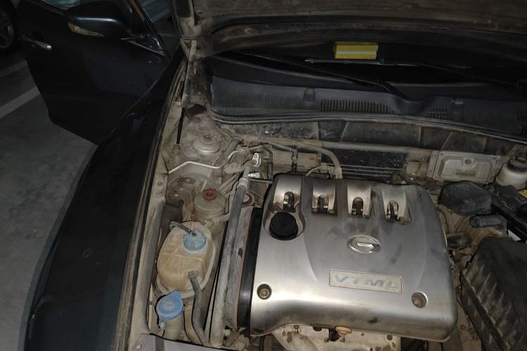 Used GAC Trumpchi GA5 2011 2.0L Automatic Elite Edition Engine Bay Right