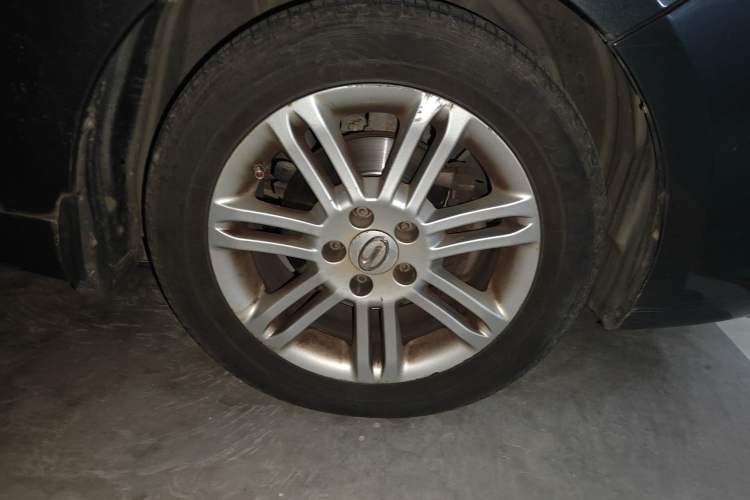 Used GAC Trumpchi GA5 2011 2.0L Automatic Elite Edition Right Front Wheel Hub