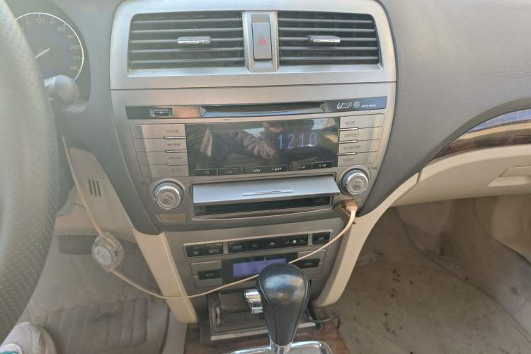 Used GAC Trumpchi GA5 2011 2.0L Automatic Elite Edition Audio And AC Panel