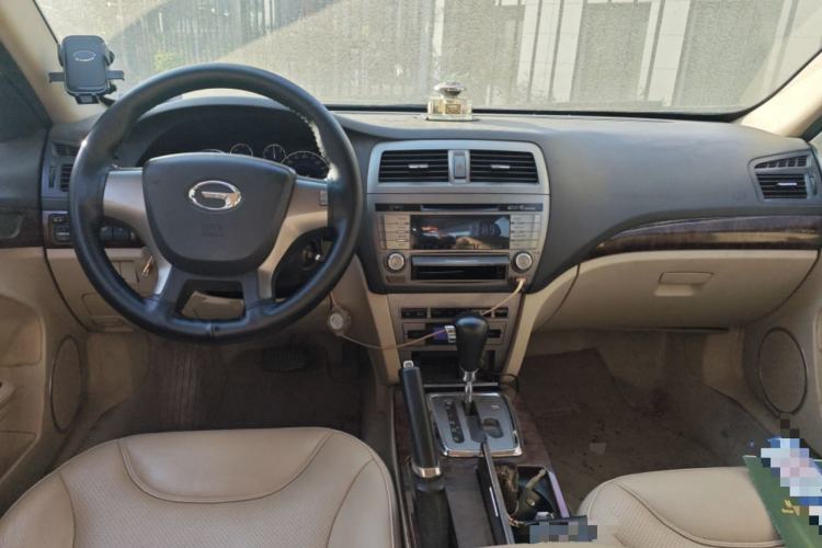 Used GAC Trumpchi GA5 2011 2.0L Automatic Elite Edition Center Console