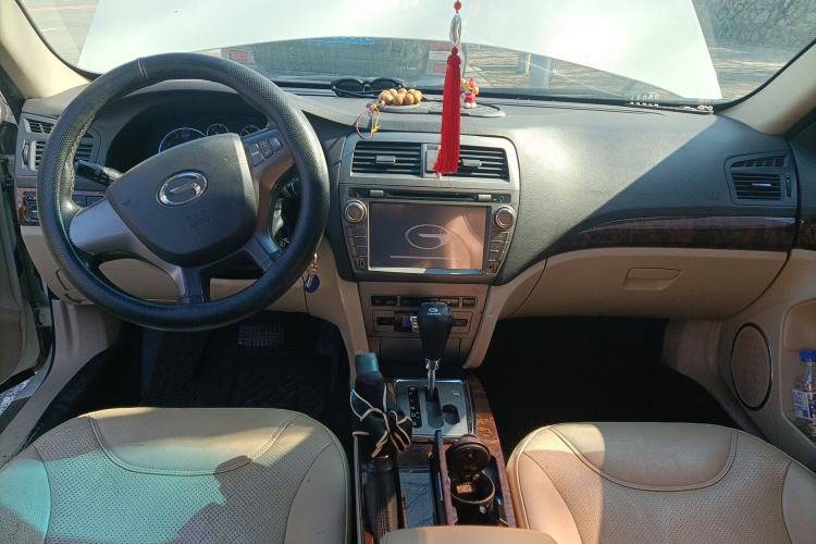 Used GAC Trumpchi GA5 2011 2.0L Automatic Luxury Edition Center Console