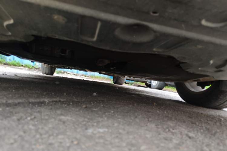 Used GAC Trumpchi GA5 2011 2.0L Automatic Elite Edition Chassis Front