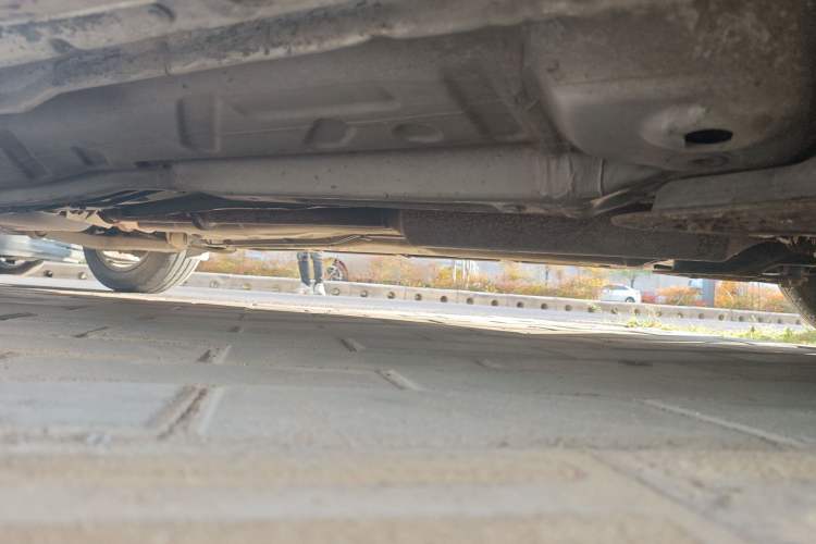 Used GAC Trumpchi GA5 2011 2.0L Automatic Elite Edition Chassis Front Right