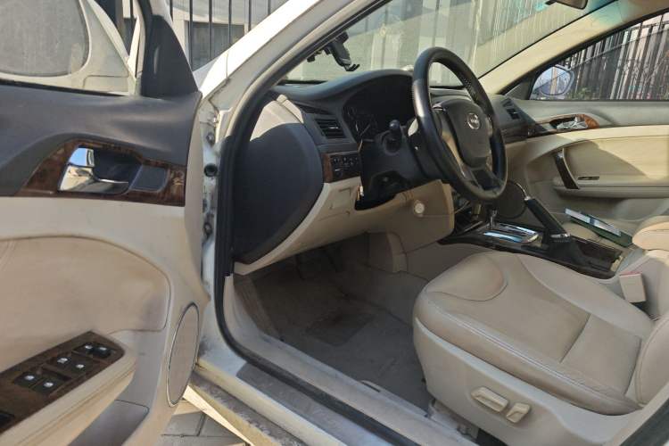 Used GAC Trumpchi GA5 2011 2.0L Automatic Elite Edition Driver Seat