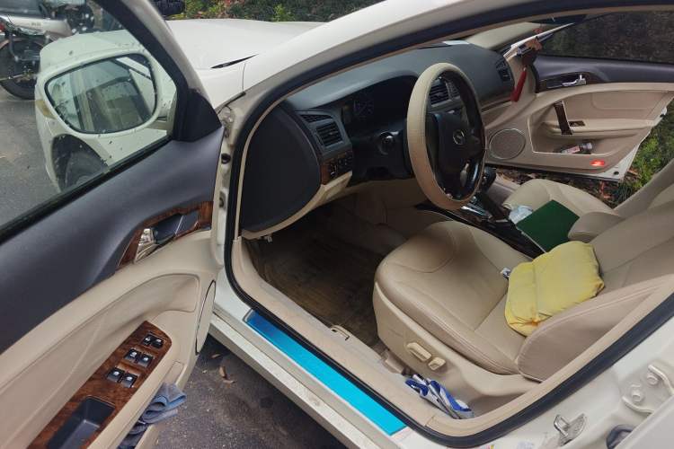 Used GAC Trumpchi GA5 2011 2.0L Automatic Elite Edition Driver Seat