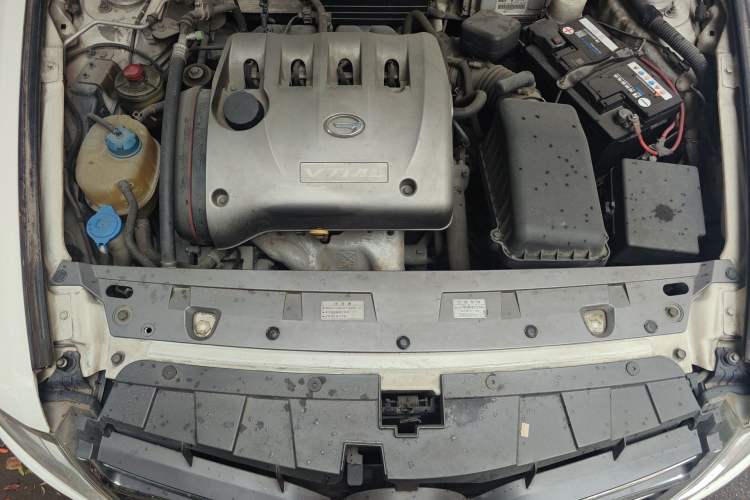 Used GAC Trumpchi GA5 2011 2.0L Automatic Elite Edition Engine Bay