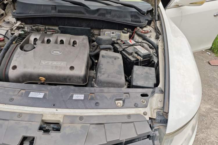 Used GAC Trumpchi GA5 2011 2.0L Automatic Elite Edition Engine Bay Left