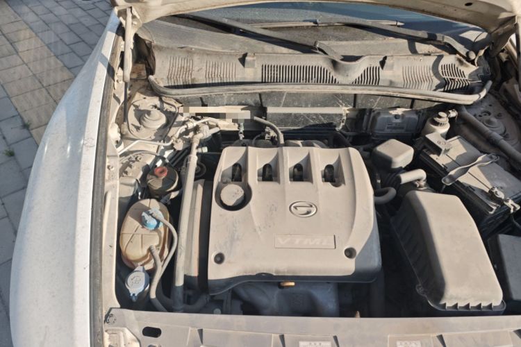 Used GAC Trumpchi GA5 2011 2.0L Automatic Elite Edition Engine Bay Right