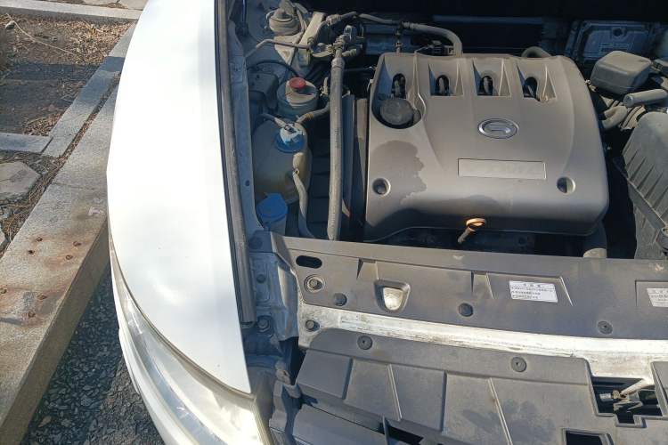 Used GAC Trumpchi GA5 2011 2.0L Automatic Luxury Edition Engine Bay Right