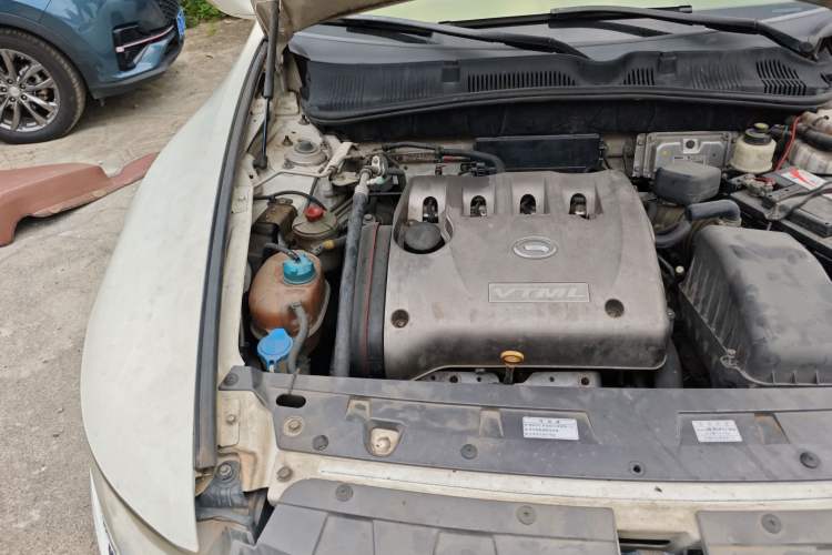 Used GAC Trumpchi GA5 2011 2.0L Automatic Elite Edition Engine Bay Right