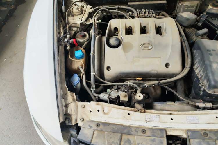 Used GAC Trumpchi GA5 2011 2.0L Automatic Elite Edition Engine Bay Right