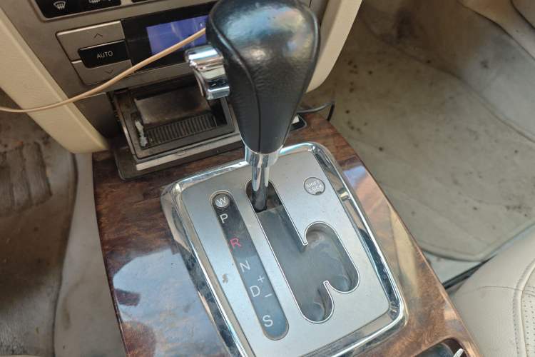 Used GAC Trumpchi GA5 2011 2.0L Automatic Elite Edition Gear Lever