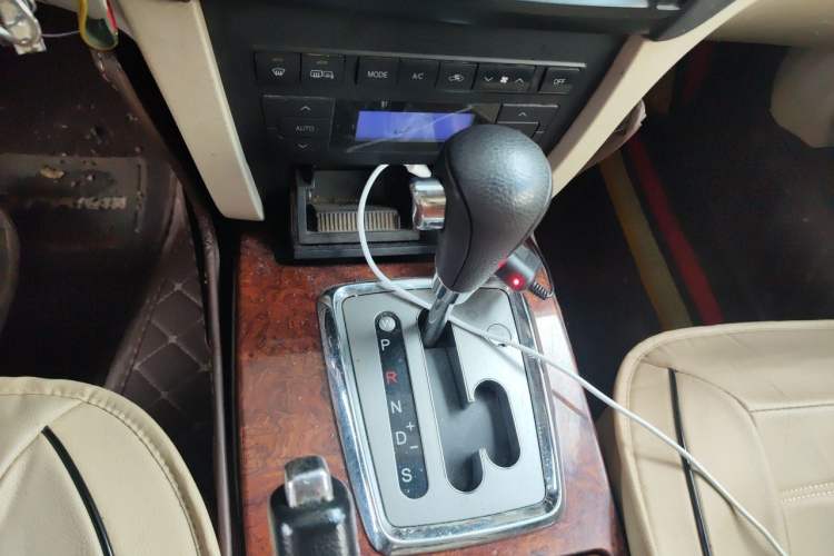 Used GAC Trumpchi GA5 2011 2.0L Automatic Elite Edition Gear Lever