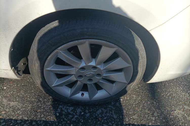 Used GAC Trumpchi GA5 2011 2.0L Automatic Luxury Edition Right Front Wheel Hub