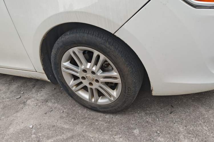 Used GAC Trumpchi GA5 2011 2.0L Automatic Elite Edition Right Front Wheel Hub