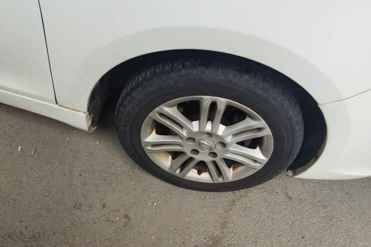 Used GAC Trumpchi GA5 2011 2.0L Automatic Elite Edition Right Front Wheel Hub