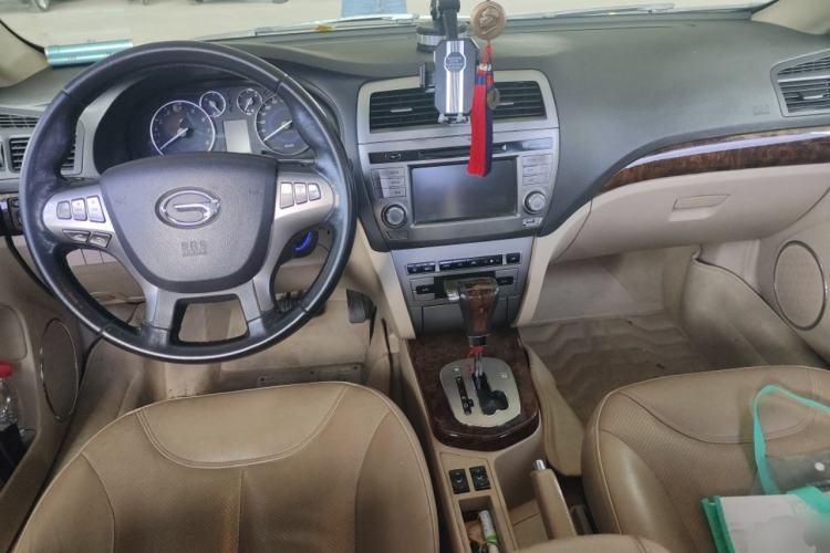 Used GAC Trumpchi GA5 2011 2.0L Automatic Prestige Edition Center Console