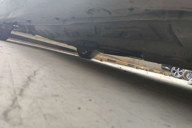 Used GAC Trumpchi GA5 2011 2.0L Automatic Prestige Edition Chassis Front Right