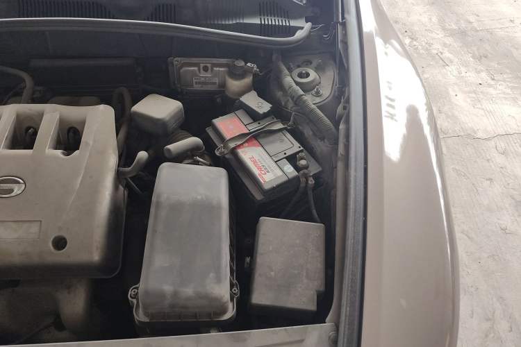 Used GAC Trumpchi GA5 2011 2.0L Automatic Prestige Edition Engine Bay Left