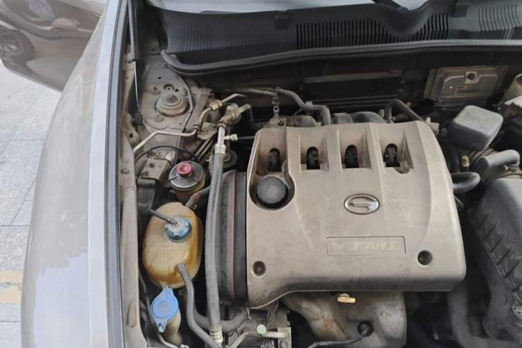 Used GAC Trumpchi GA5 2011 2.0L Automatic Elite Edition Engine Bay Right