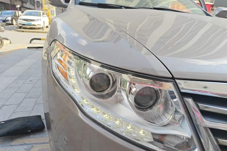 Used GAC Trumpchi GA5 2011 2.0L Automatic Elite Edition Right Front Headlight