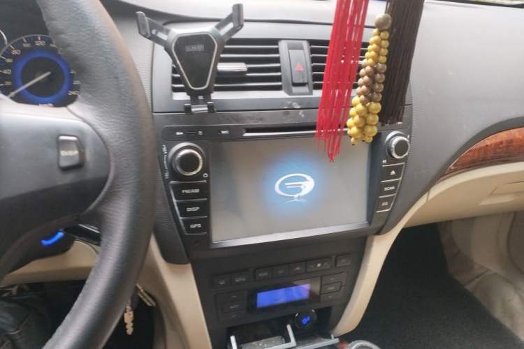 Used GAC Trumpchi GA5 2012 1.8L Manual Elite Model Audio And AC Panel