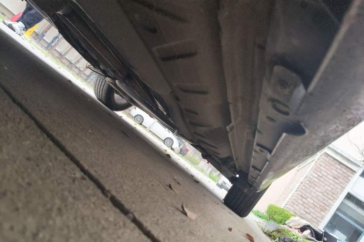 Used GAC Trumpchi GA5 2012 1.8L Manual Elite Model Chassis Front Left