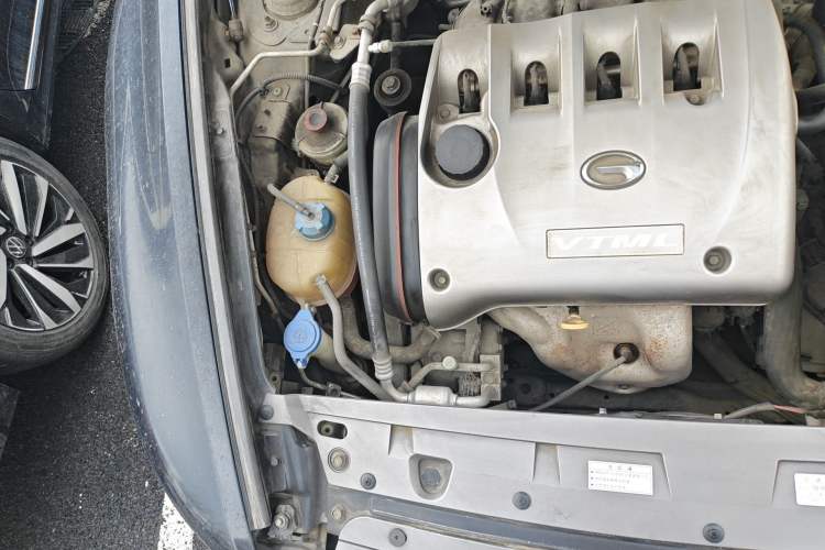 Used GAC Trumpchi GA5 2012 2.0L Automatic Elite Edition Engine Bay Right