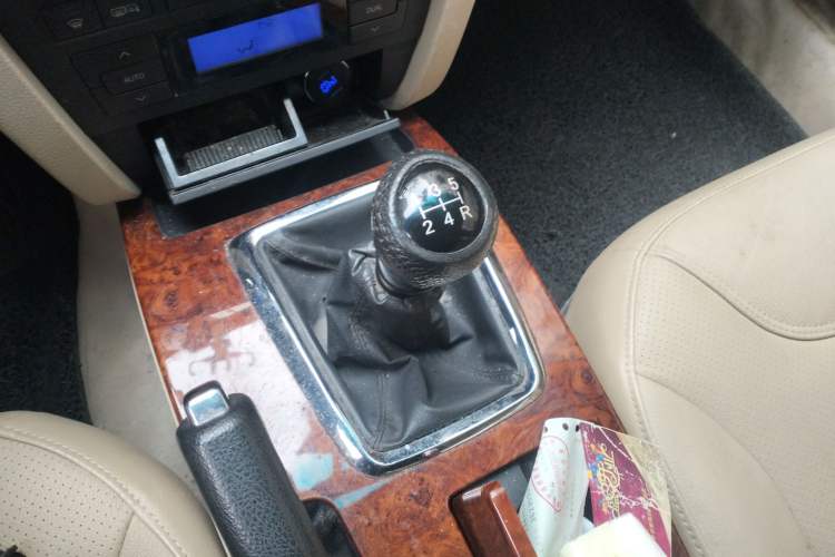 Used GAC Trumpchi GA5 2012 1.8L Manual Elite Model Gear Lever