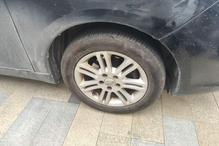 Used GAC Trumpchi GA5 2012 2.0L Automatic Elite Edition Right Front Wheel Hub
