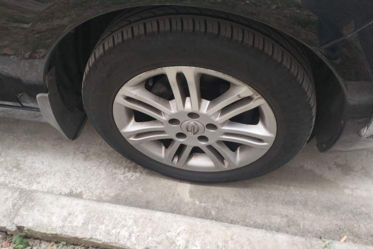 Used GAC Trumpchi GA5 2012 1.8L Manual Elite Model Right Front Wheel Hub