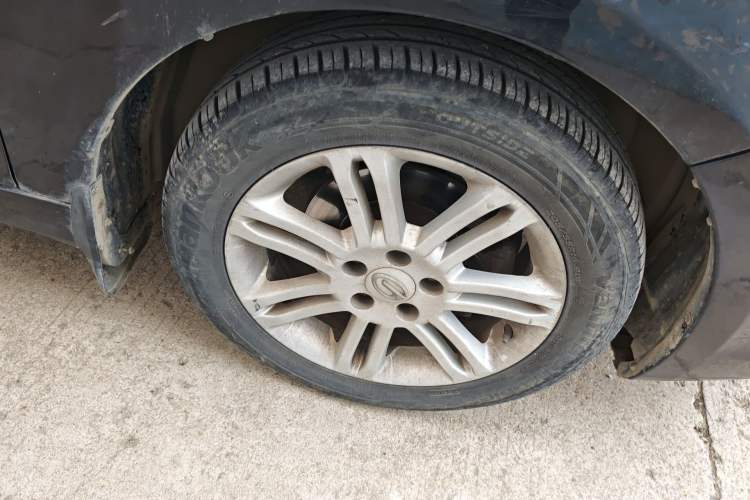Used GAC Trumpchi GA5 2012 1.8L Manual Comfort Version Right Front Wheel Hub