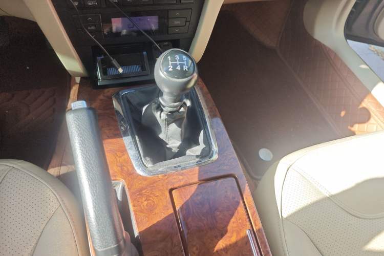 Used GAC Trumpchi GA5 2012 1.8L Manual Elite Model Gear Lever