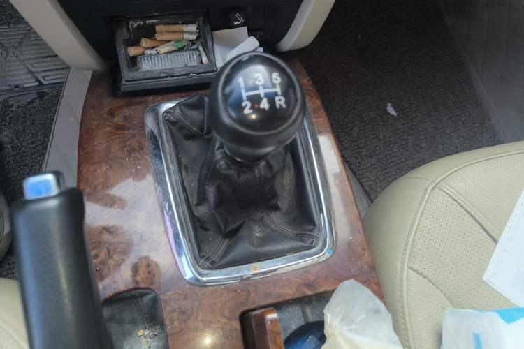 Used GAC Trumpchi GA5 2012 1.8L Manual Elite Model Gear Lever