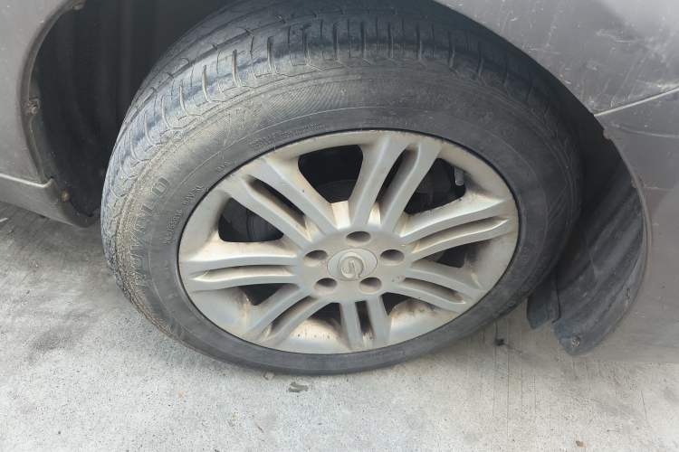 Used GAC Trumpchi GA5 2012 1.8L Manual Elite Model Right Front Wheel Hub