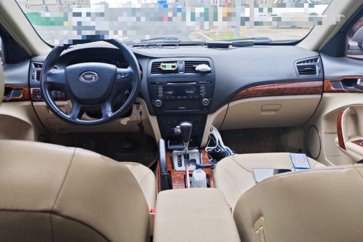 Used GAC Trumpchi GA5 2012 1.8L Automatic Luxury Model Center Console