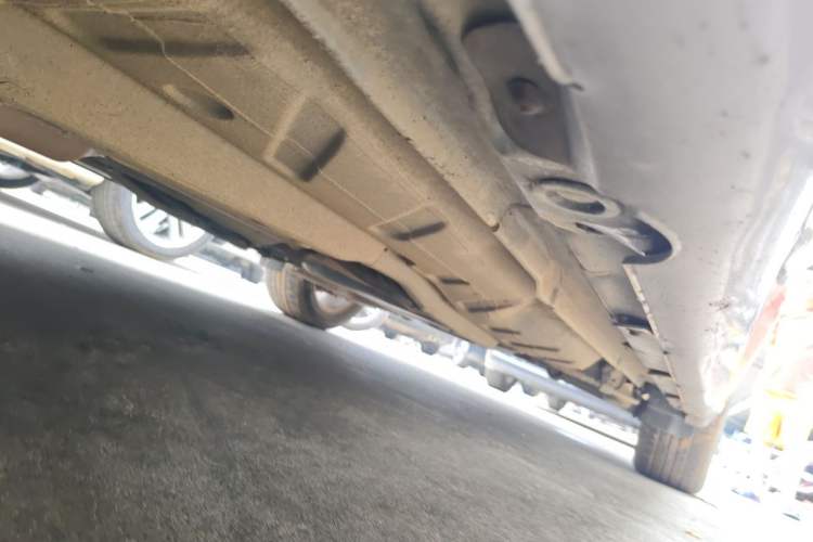 Used GAC Trumpchi GA5 2012 1.8L Manual Elite Model Chassis Front Left