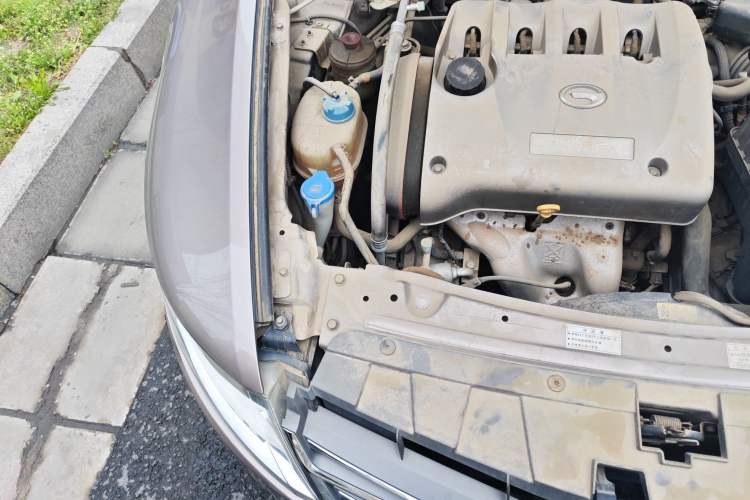 Used GAC Trumpchi GA5 2012 1.8L Automatic Luxury Model Engine Bay Right