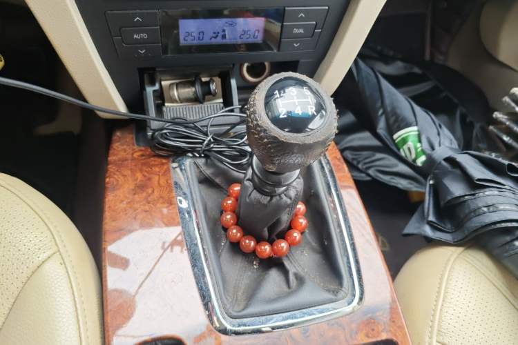 Used GAC Trumpchi GA5 2012 1.8L Manual Elite Model Gear Lever