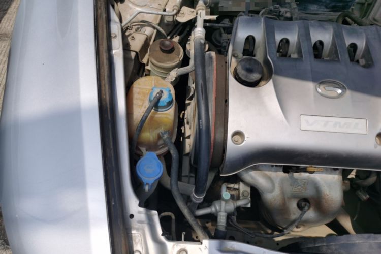 Used GAC Trumpchi GA5 2012 1.8L Manual Elite Model Engine Bay Right
