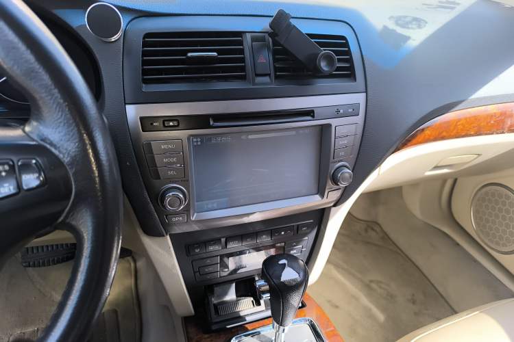 Used GAC Trumpchi GA5 2012 1.8L Automatic Luxury Model Audio And AC Panel
