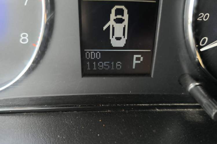 Used GAC Trumpchi GA5 2012 1.8L Automatic Luxury Model Odometer Close Up