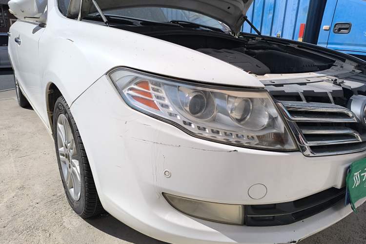 Used GAC Trumpchi GA5 2012 1.8L Automatic Luxury Model Right Front Headlight