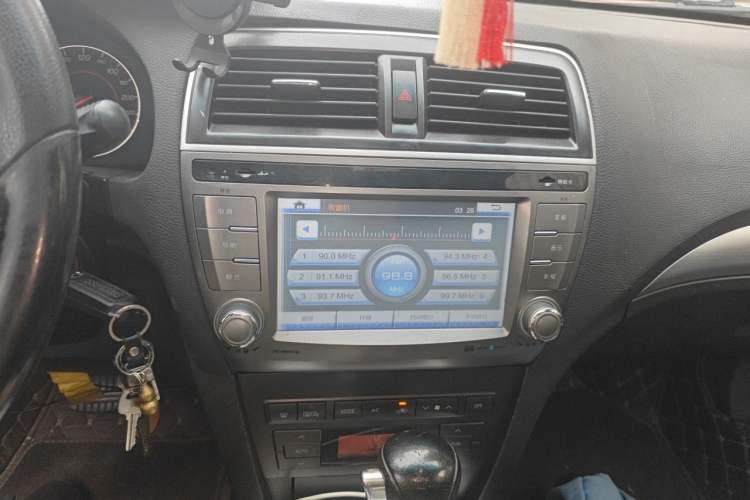 Used GAC Trumpchi GA5 2013 2.0L Automatic Elite Edition Audio And AC Panel